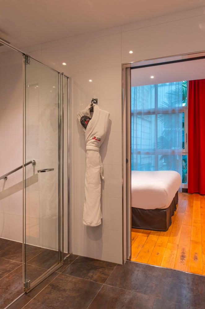 Empire Paris - Accessible Room