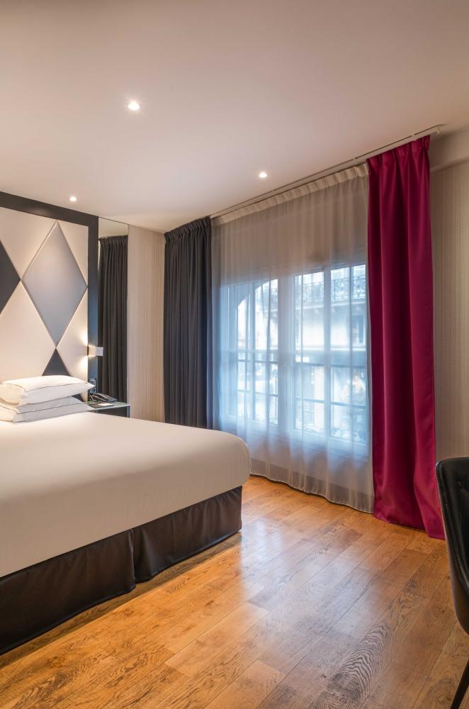 Empire Paris - Chambres Communicantes