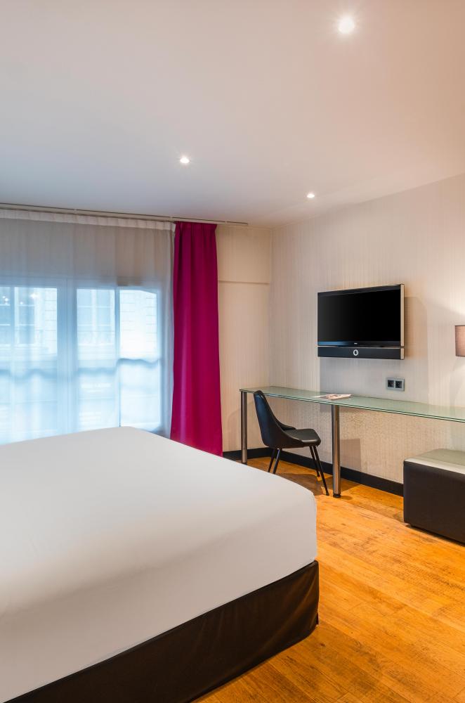 Empire Paris - Chambres Communicantes