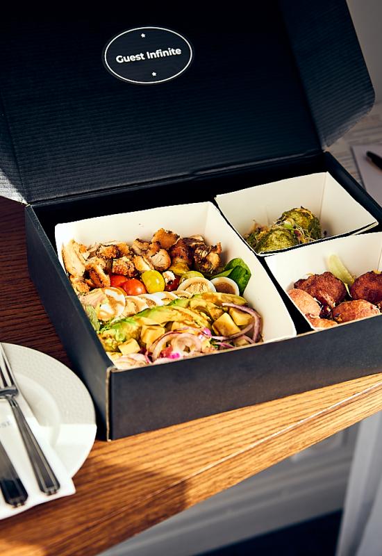 Empire Paris - Room Service