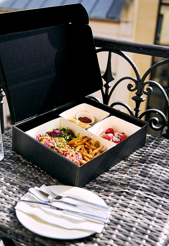 Empire Paris - Room Service